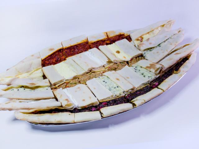صحن فطائر مشكل